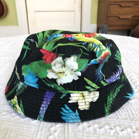 H&M Other - H&M Divided Tropical Parrot Bucket Hat M/58 Black Jungle Floral Brim Streetwear